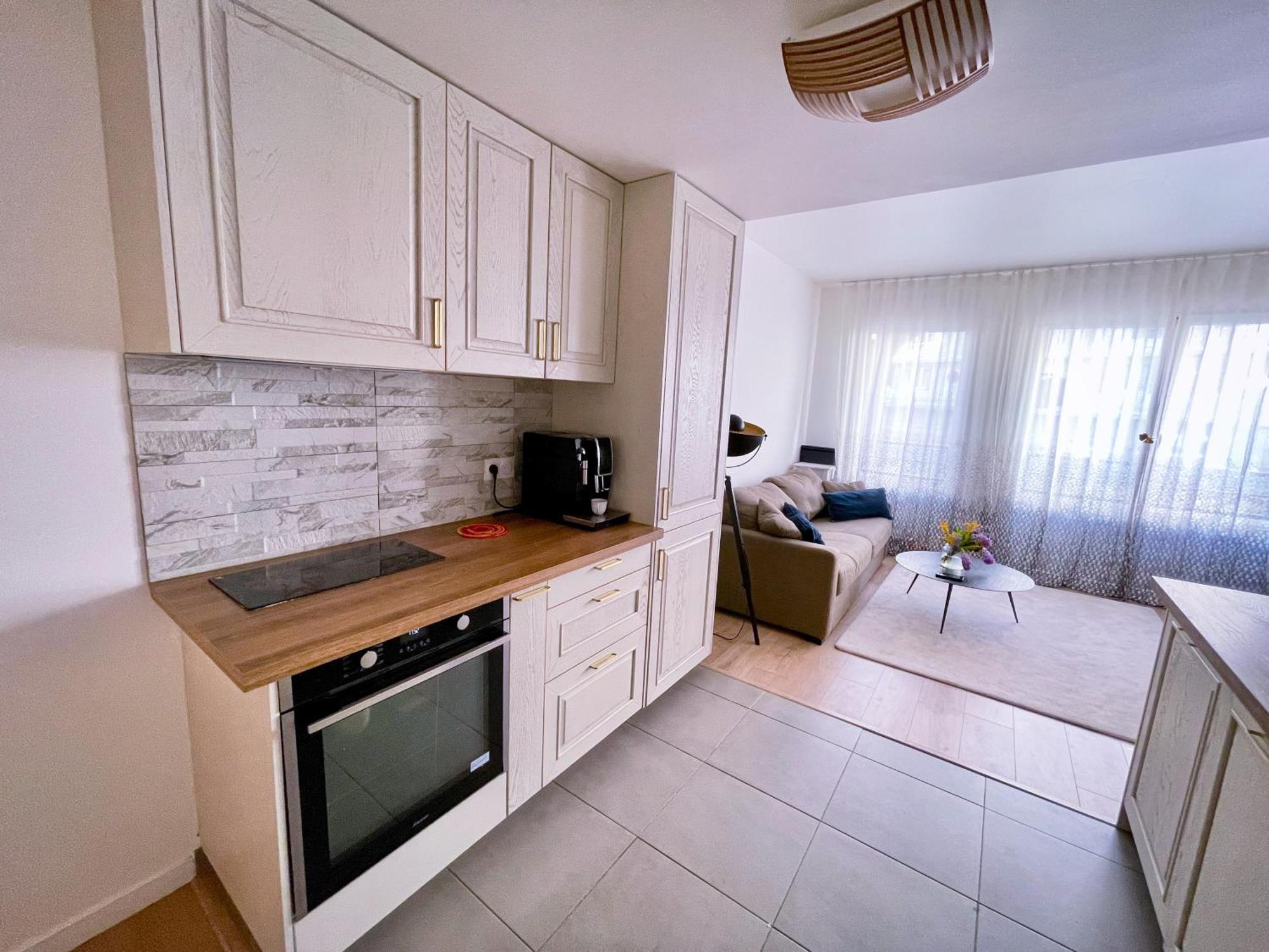 Grand Appartement كليشي المظهر الخارجي الصورة